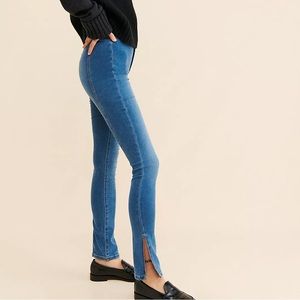Free People Riley Slit Skinny Jeans size 28